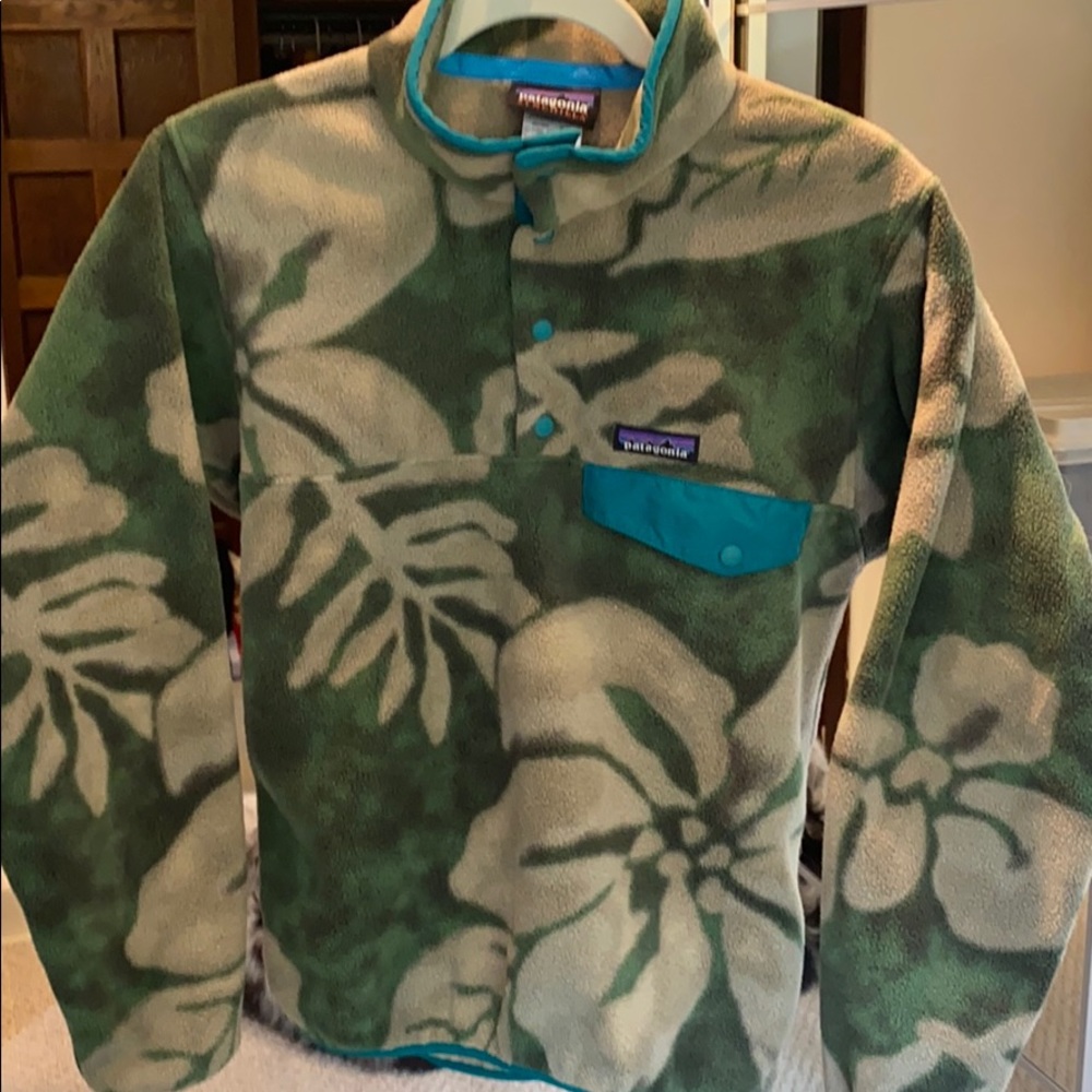 Patagonia Synchilla with camo flower design